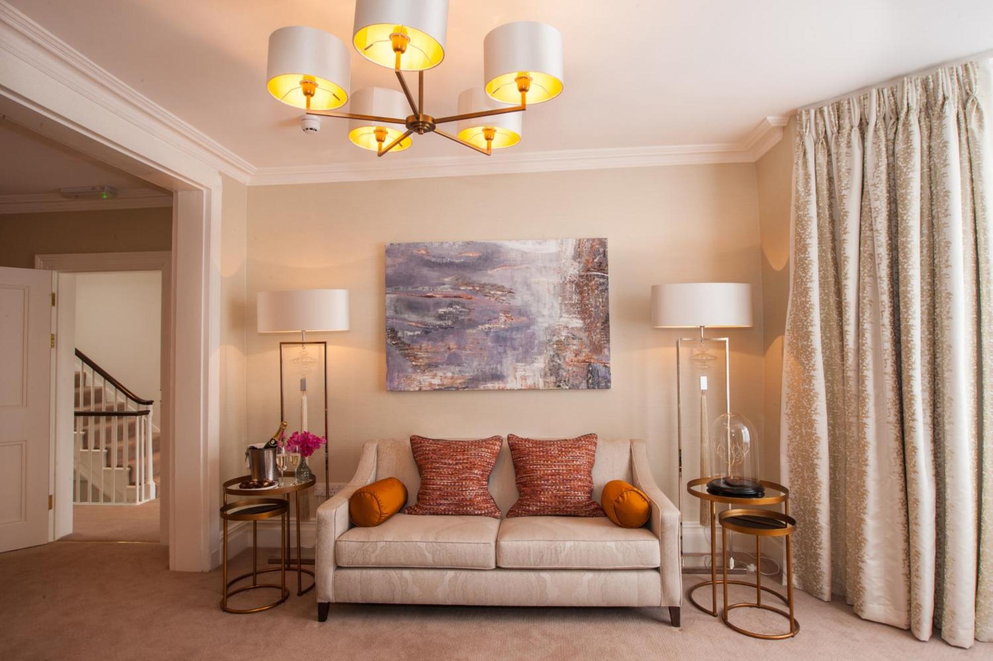The Charm Brighton Boutique Hotel & Spa Exterior foto A living room in a private home