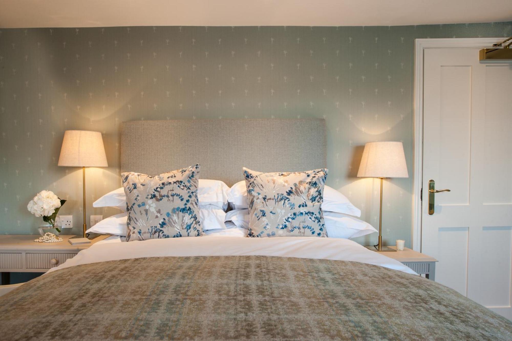 The Charm Brighton Boutique Hotel & Spa Exterior foto A bedroom at The Old Bank Hotel