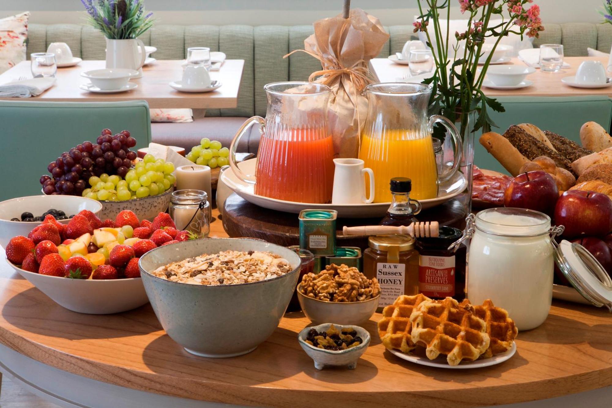The Charm Brighton Boutique Hotel & Spa Exterior foto A breakfast buffet